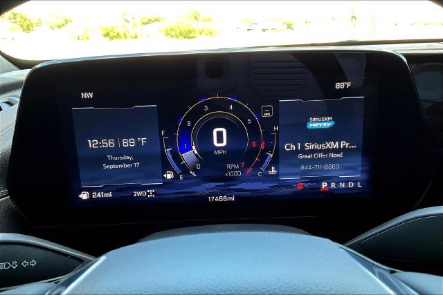Used 2025 Chevrolet Traverse Z71 w/ Driver Confidence Package AWD/4WD image 13