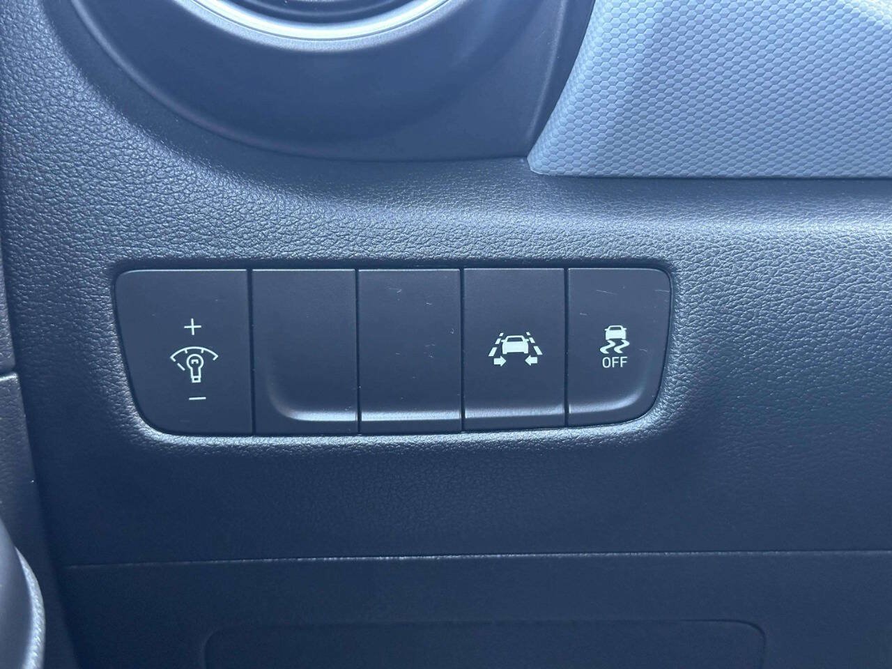 Used 2020 Hyundai Kona SE FWD image 29