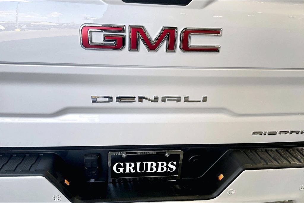 Used 2024 GMC Sierra 1500 Denali w/ Technology Package RWD image 43