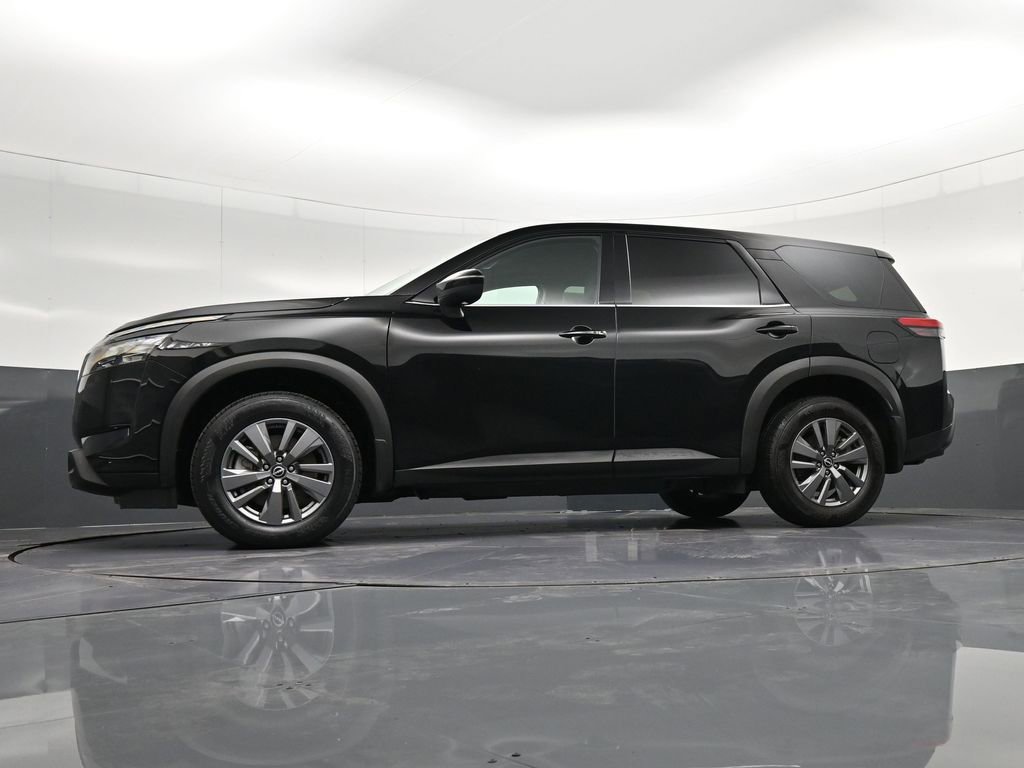 Used 2024 Nissan Pathfinder S image 35