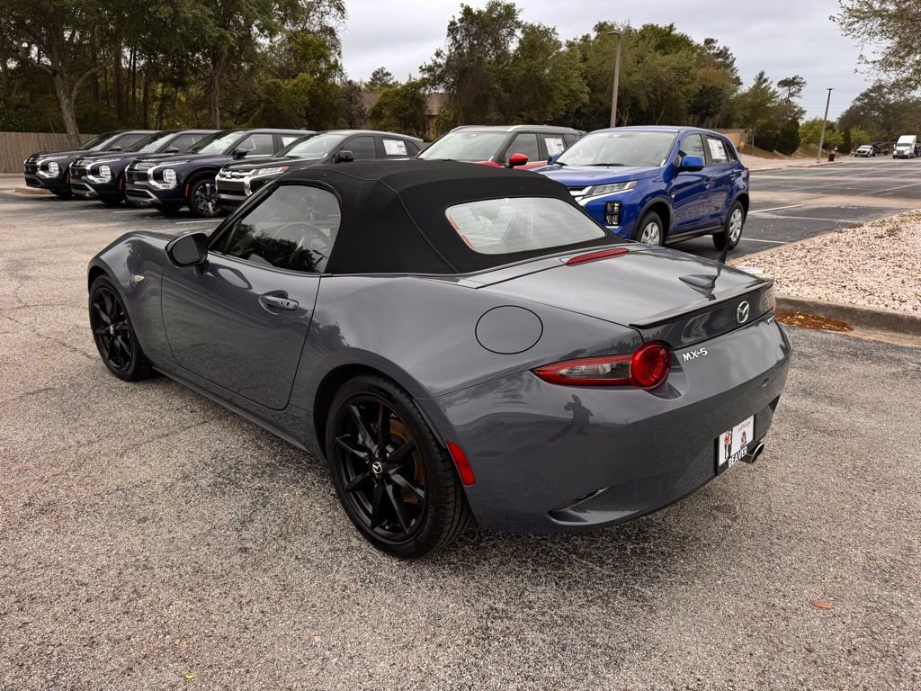 Used 2021 MAZDA MX-5 Miata Club RWD image 6