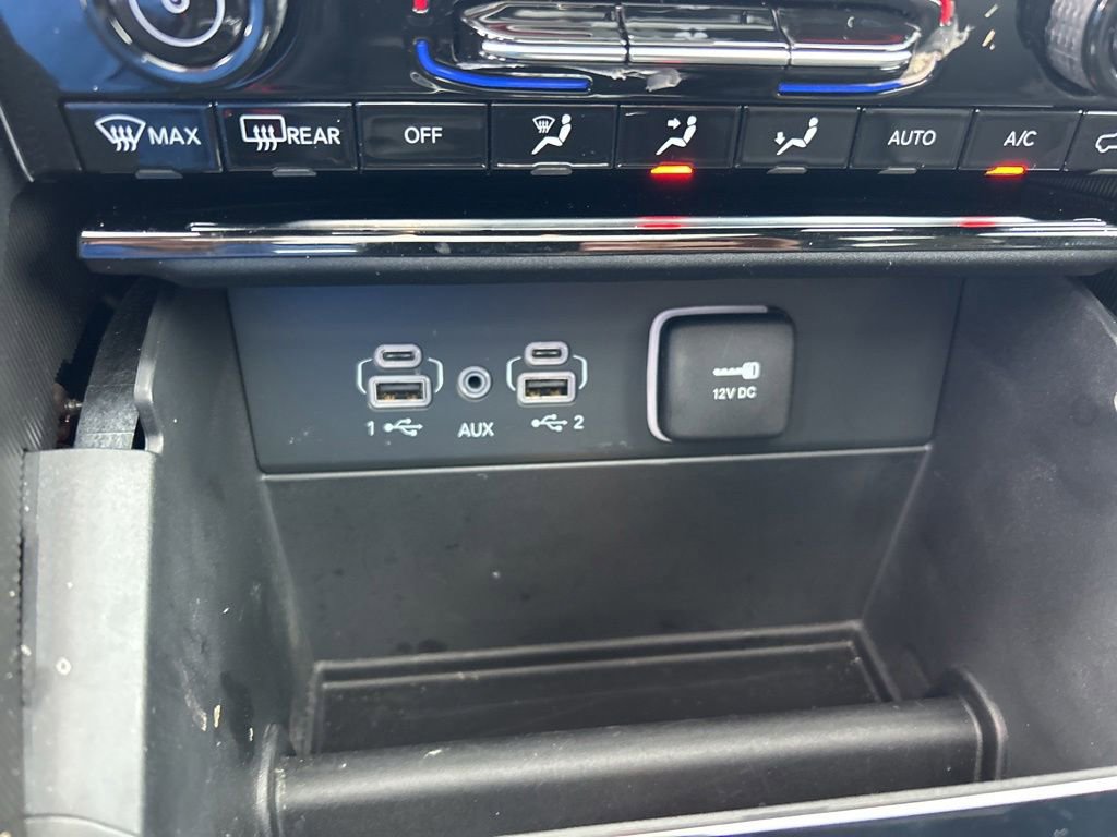 Used 2025 Jeep Grand Cherokee Limited w/ Black Appearance Package RWD image 43