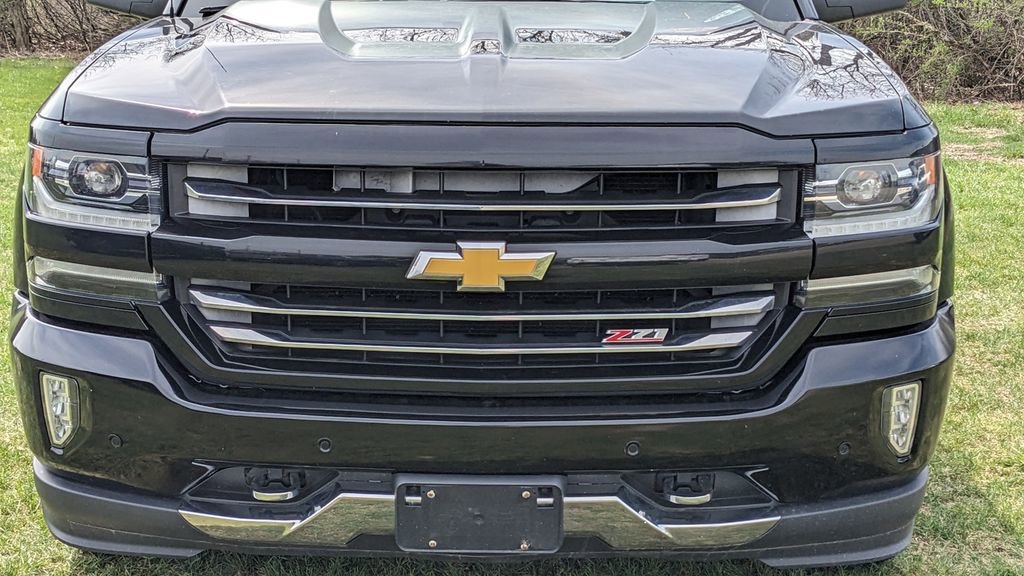 Used 2016 Chevrolet Silverado 1500 LTZ Z71 w/ LTZ Plus Package image 9