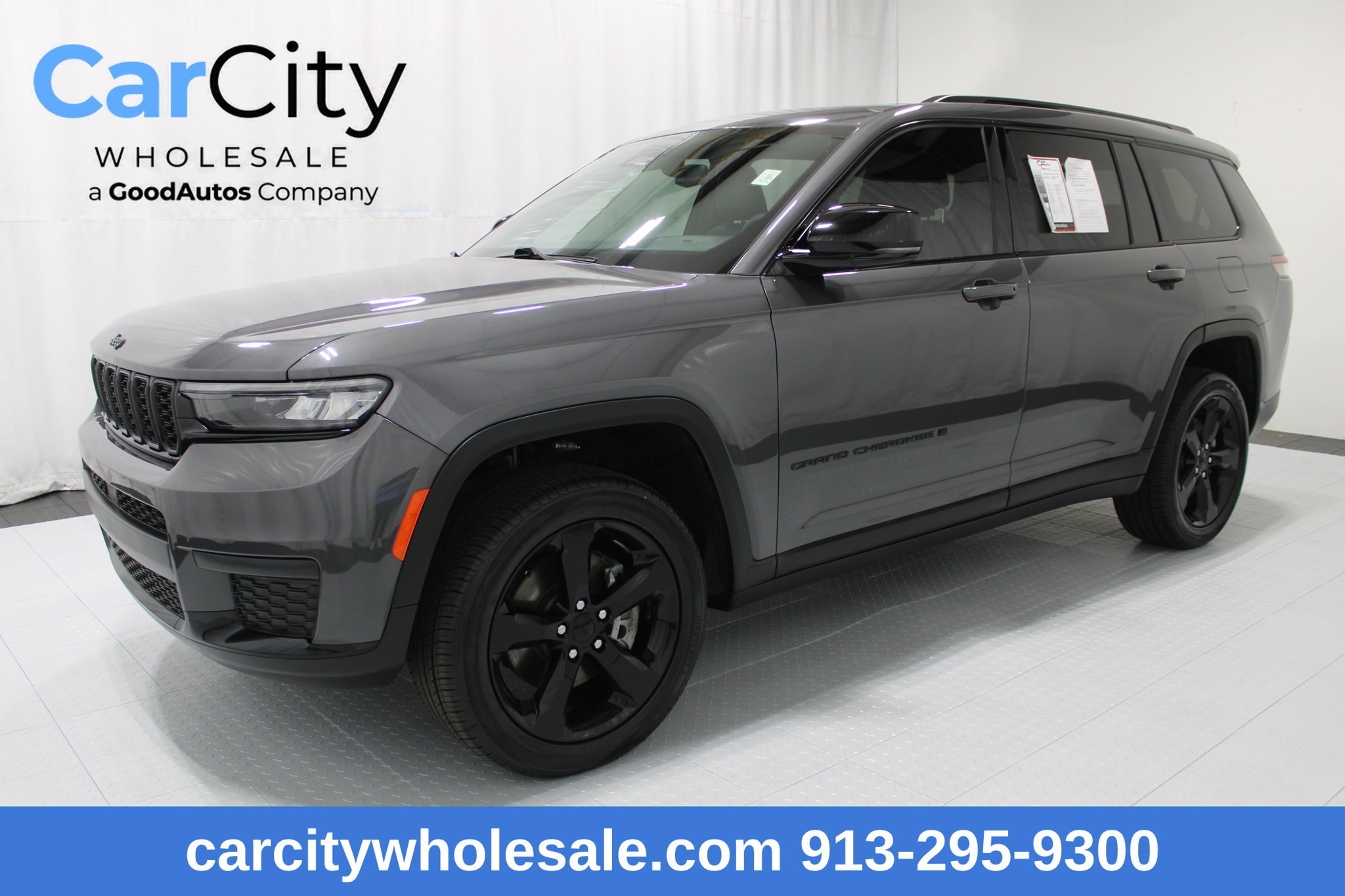 Used 2023 Jeep Grand Cherokee L Laredo AWD/4WD image 1