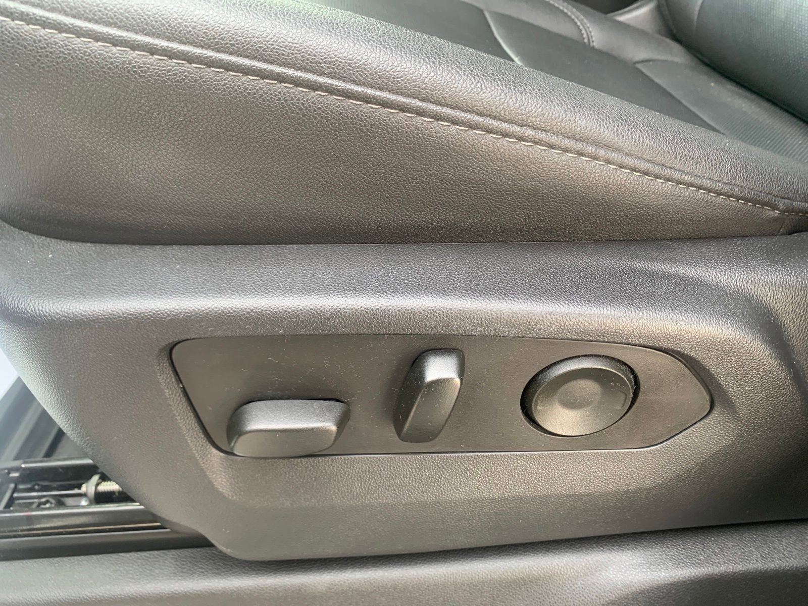 Used 2024 Chevrolet Silverado 2500 LTZ w/ LTZ Plus Package image 14