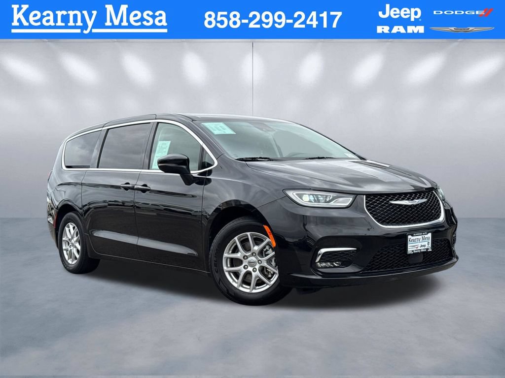Used 2023 Chrysler Pacifica Touring-L