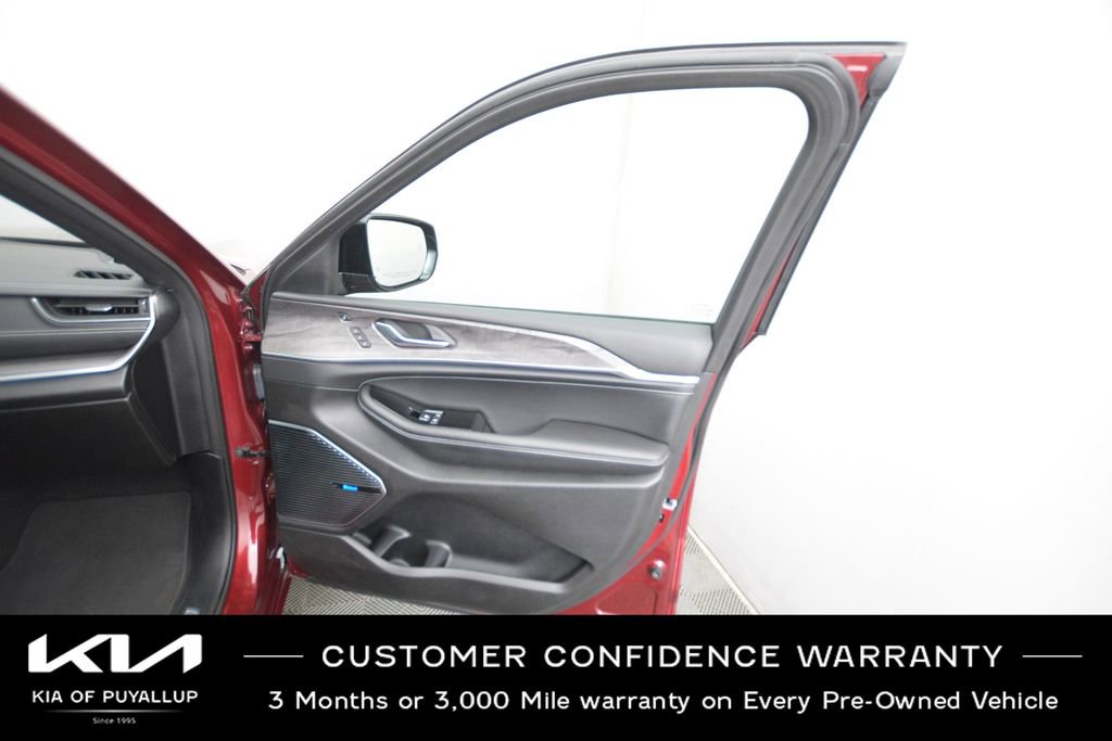 Used 2021 Jeep Grand Cherokee L Overland w/ Luxury Tech Group IV image 15