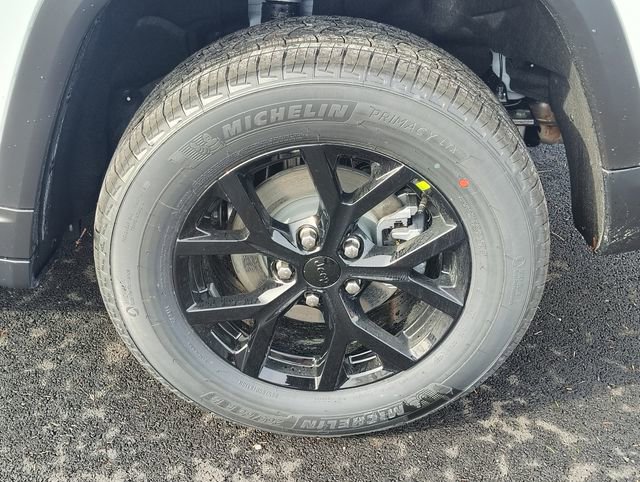 New 2026 Jeep Grand Cherokee Altitude image 6