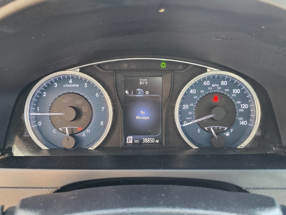 Used 2016 Toyota Camry LE FWD image 26