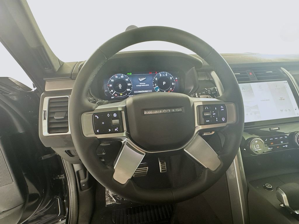 New 2025 Land Rover Discovery Dynamic SE image 11