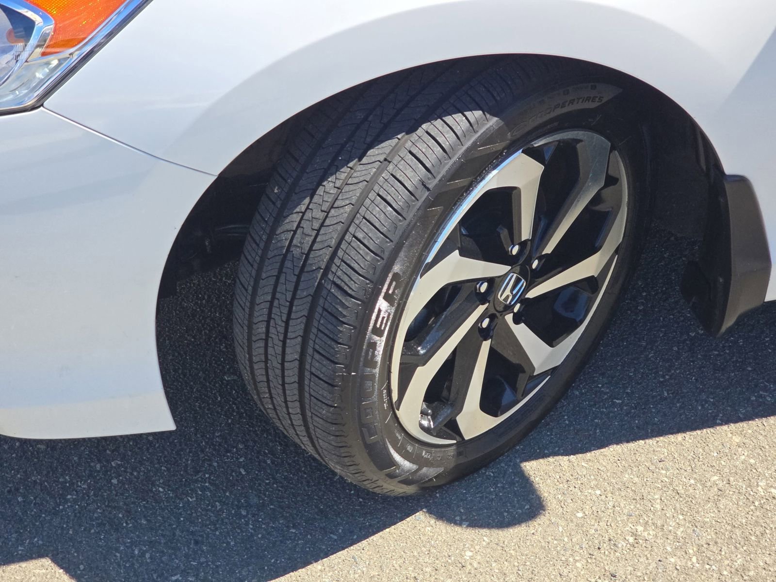 Used 2016 Honda Accord EX image 35