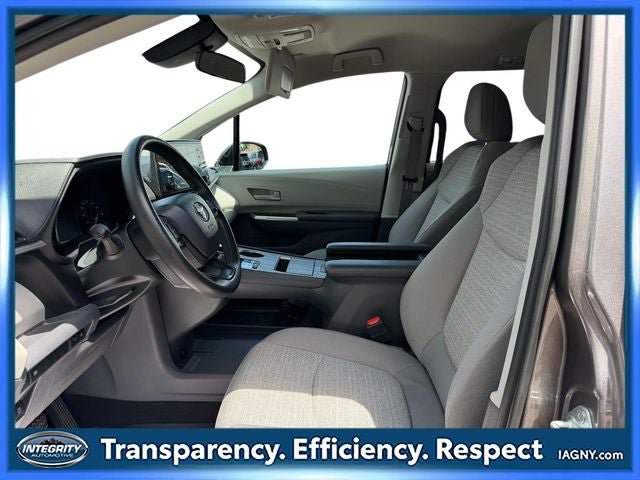 Used 2022 Toyota Sienna LE FWD image 24