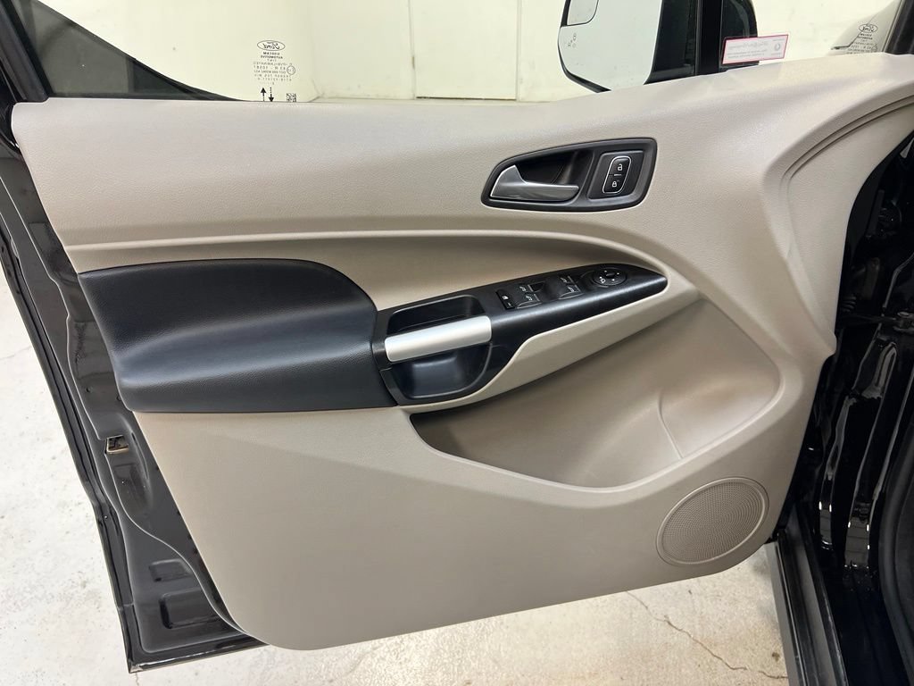 Used 2023 Ford Transit Connect Titanium FWD image 13