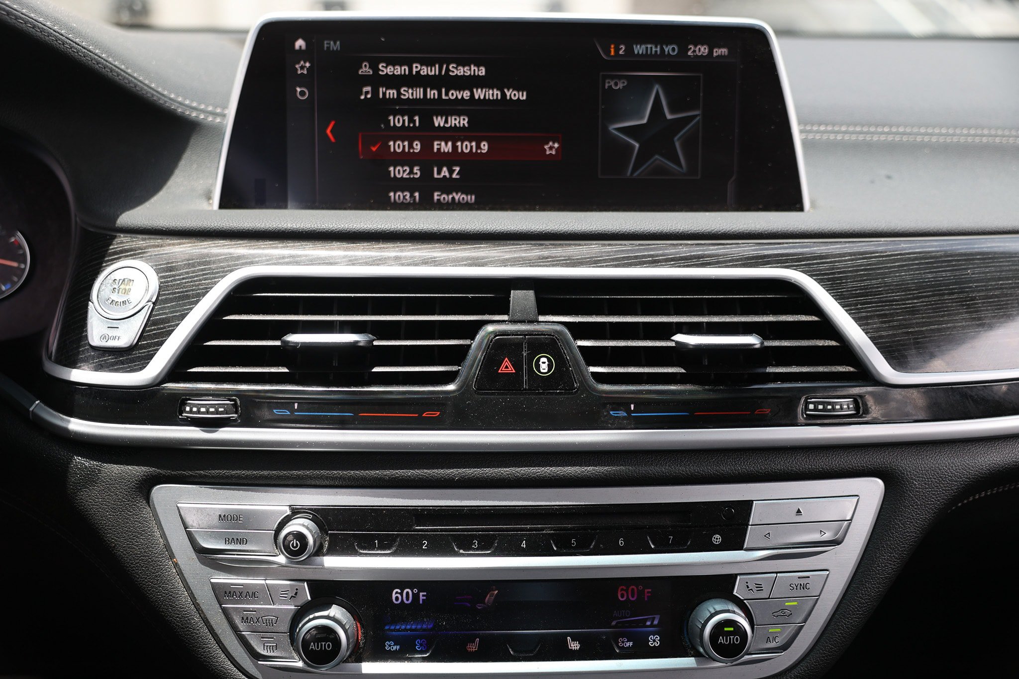 Used 2019 BMW 740i w/ M Sport Package RWD image 39