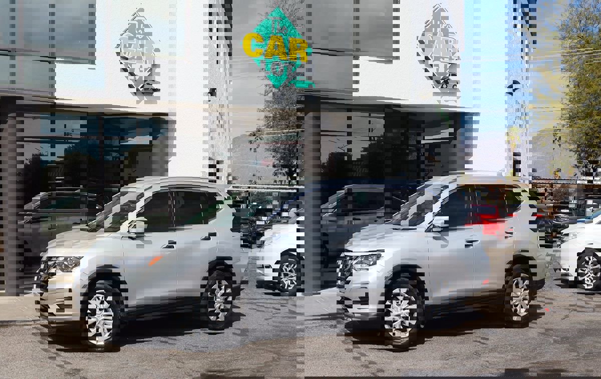 Used 2019 Nissan Rogue S image 4