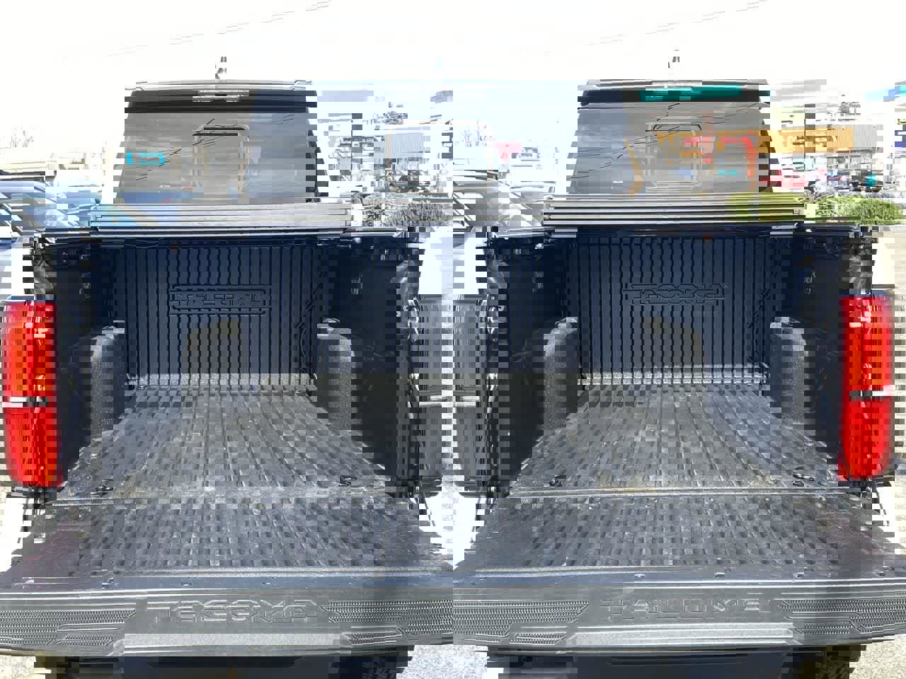 Certified 2024 Toyota Tacoma SR5 AWD/4WD image 44