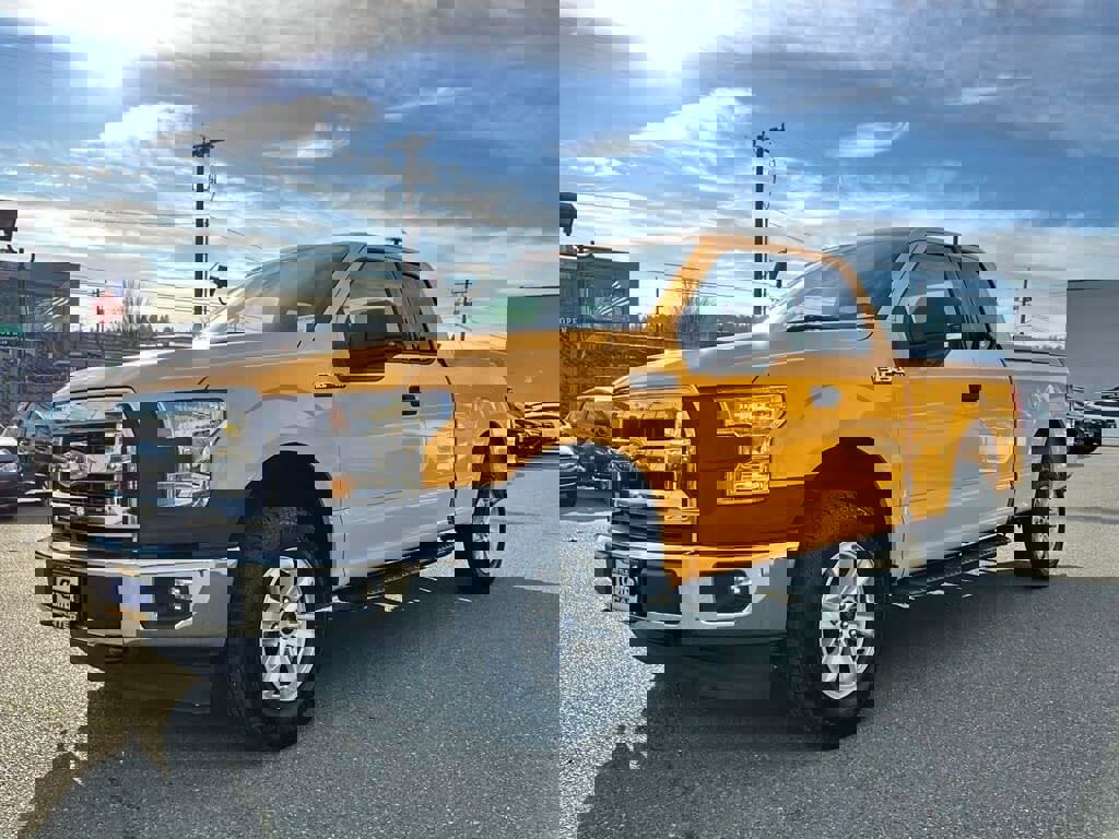 Used 2017 Ford F150 XLT w/ Equipment Group 301A Mid image 4