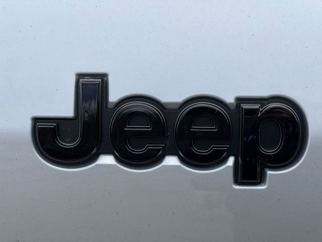 Used 2023 Jeep Grand Cherokee L Laredo AWD/4WD image 11