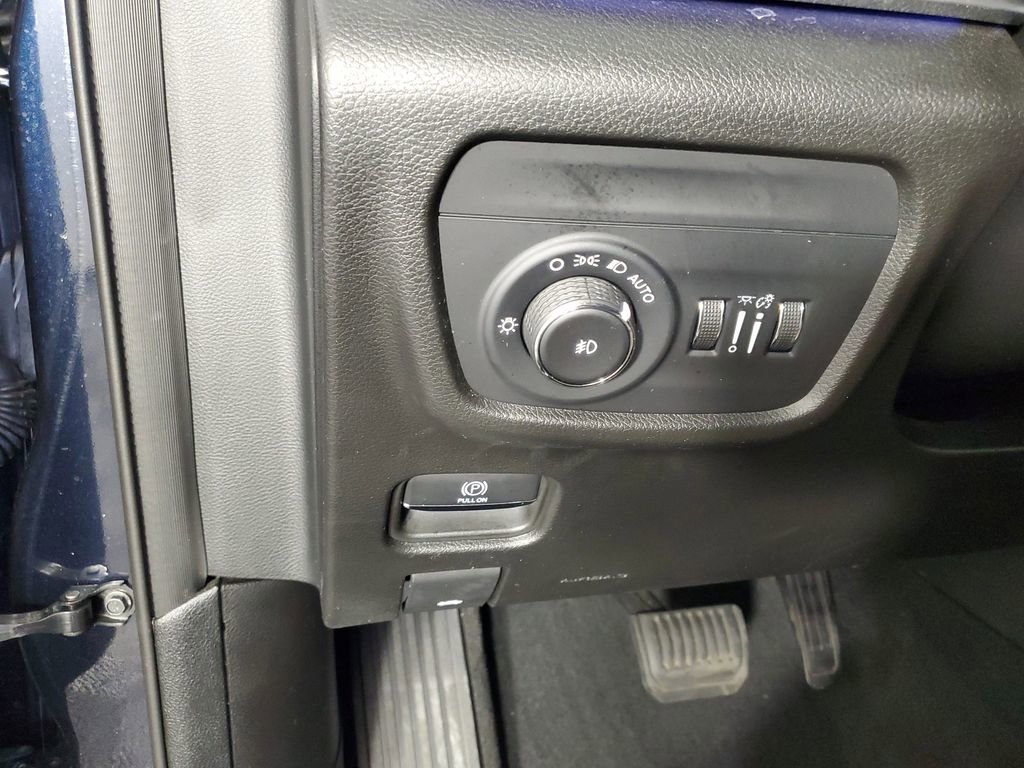 Used 2023 Jeep Grand Cherokee L Overland w/ Trailer Tow Group (B) image 28