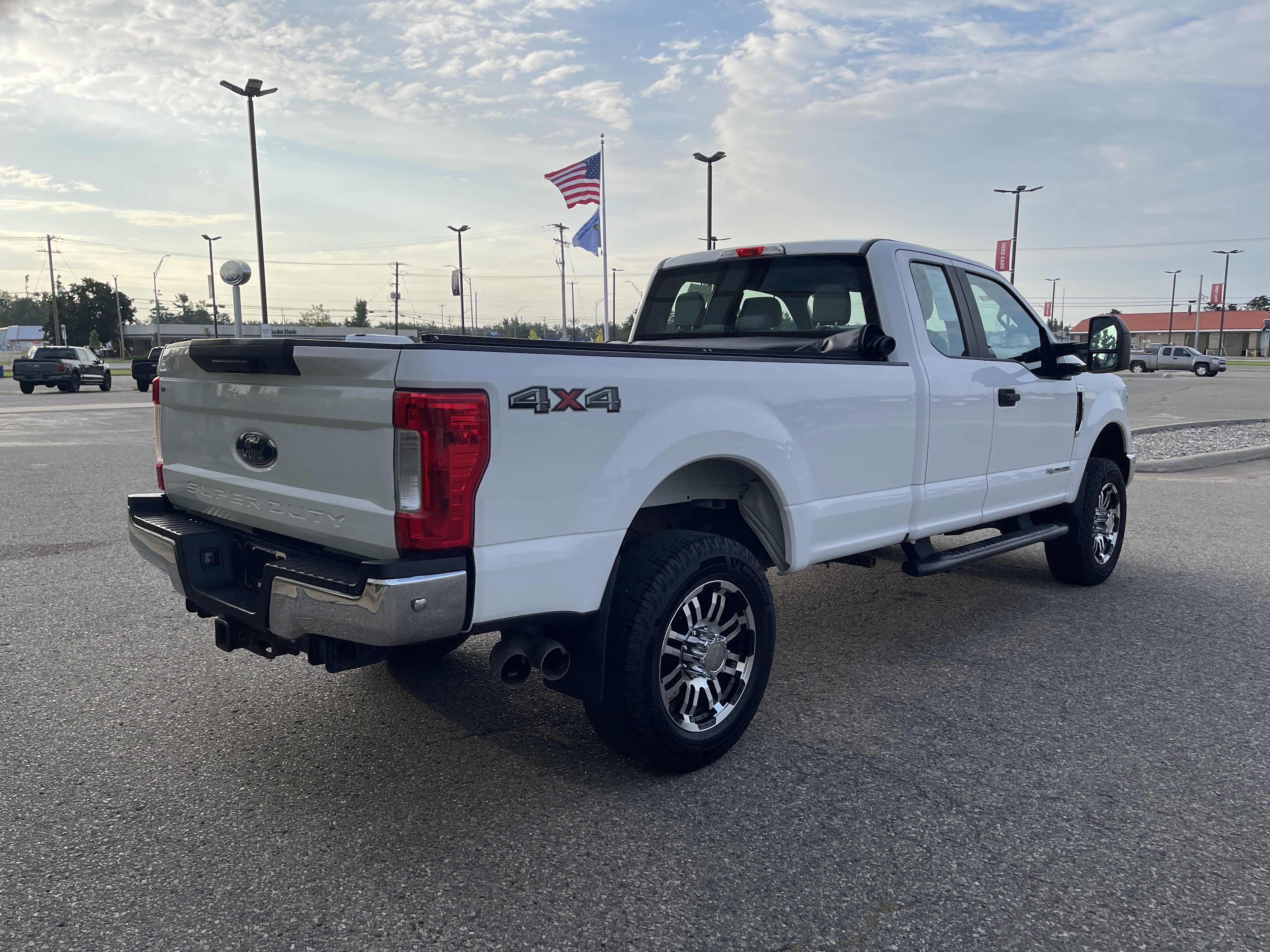 Used 2017 Ford F350 XL w/ XL Value Package AWD/4WD image 3