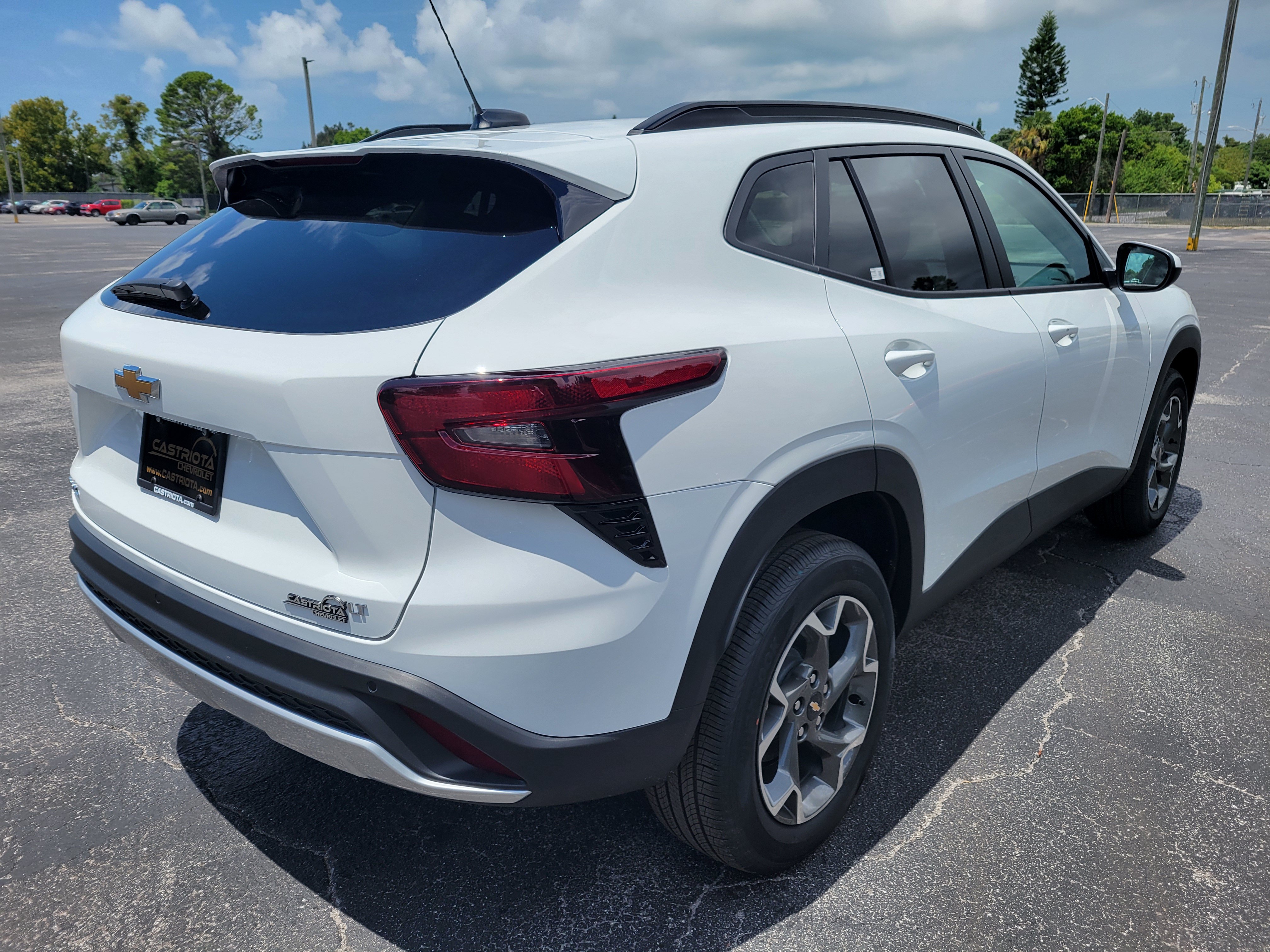 New 2026 Chevrolet Trax LT w/ Driver Confidence Package FWD image 5