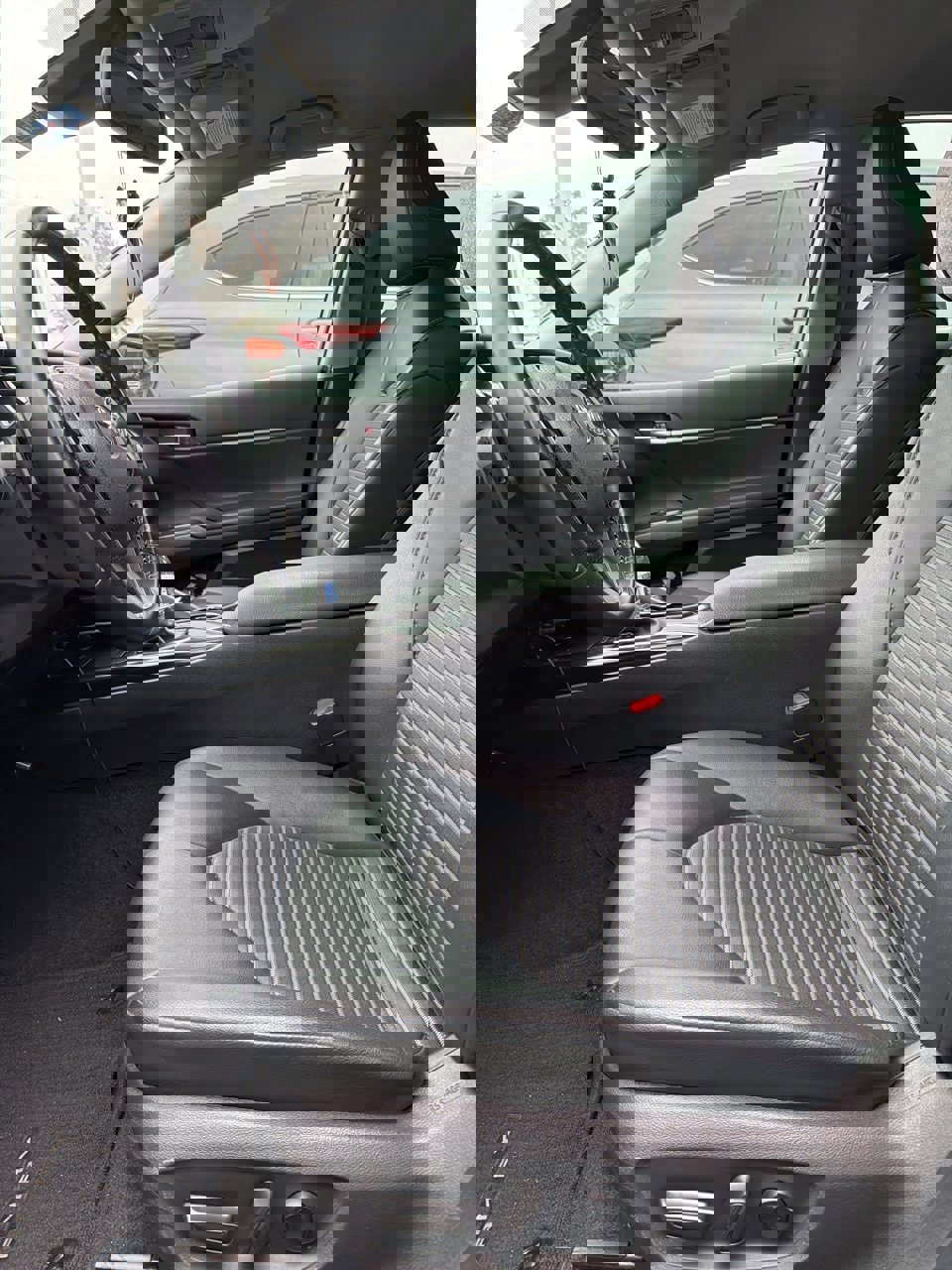 Used 2020 Toyota Camry image 8