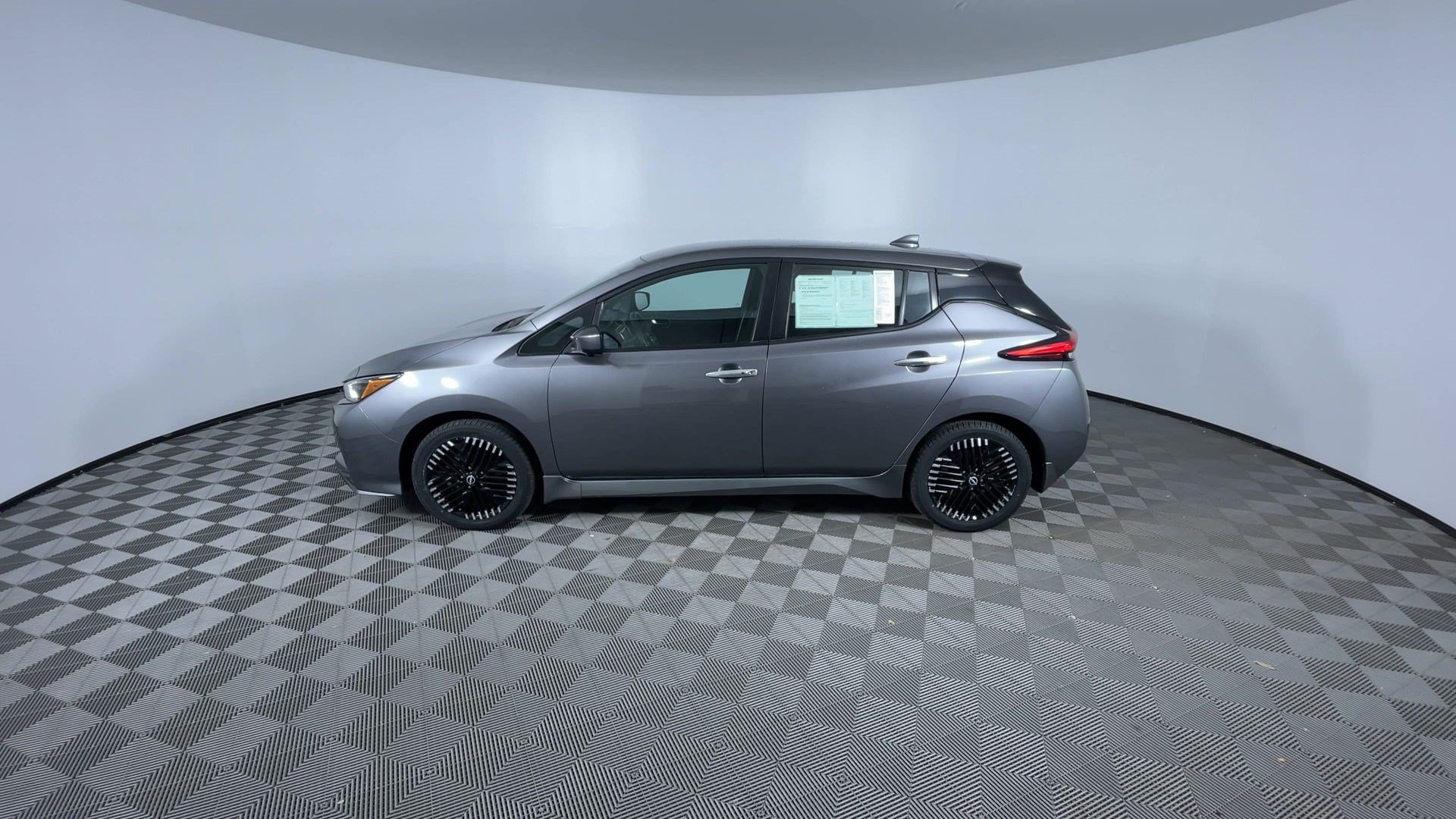 Certified 2024 Nissan Leaf SV Plus FWD image 5