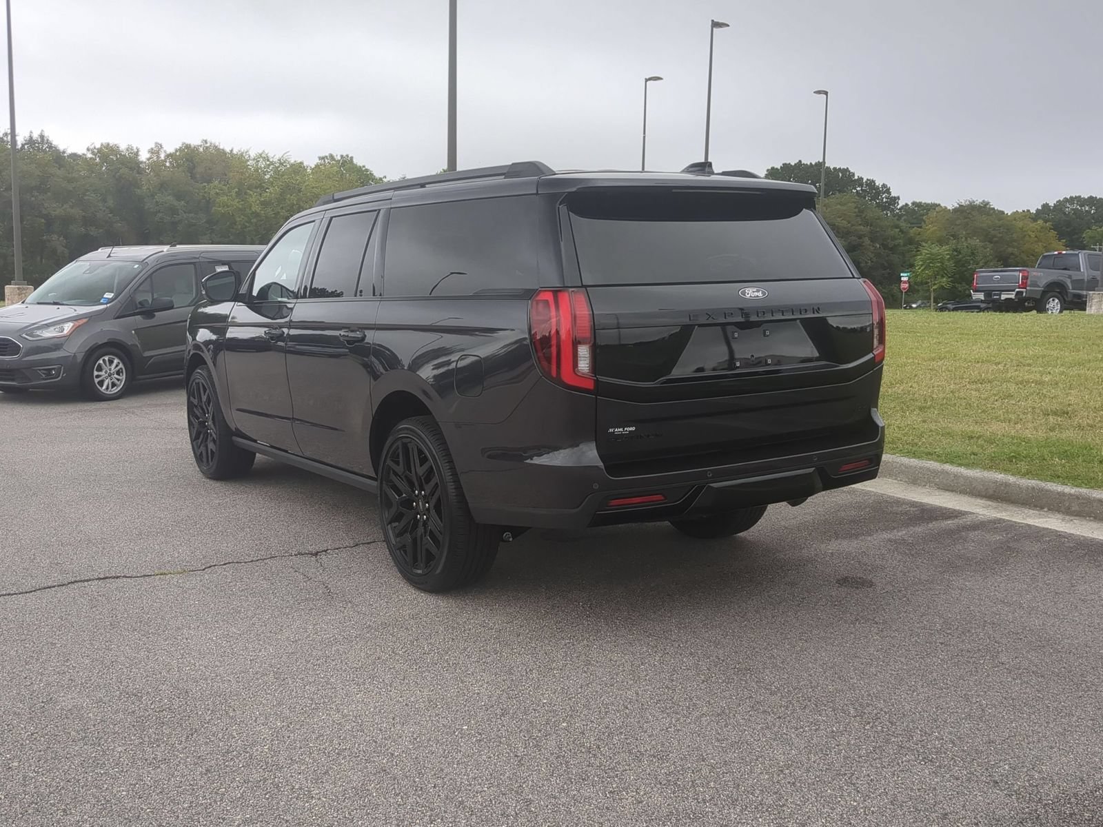 New 2027 Ford Expedition Max Platinum w/ Stealth Performance Package AWD/4WD image 5
