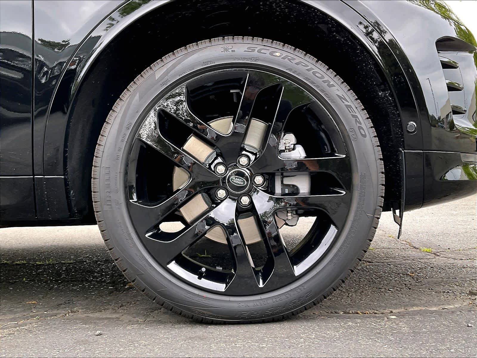 New 2026 Land Rover Discovery Sport Landmark AWD/4WD image 14