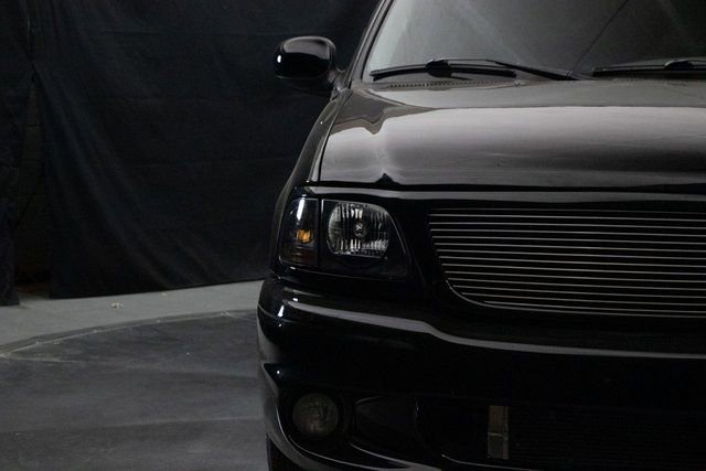 Used 2002 Ford F150 Lightning RWD image 6
