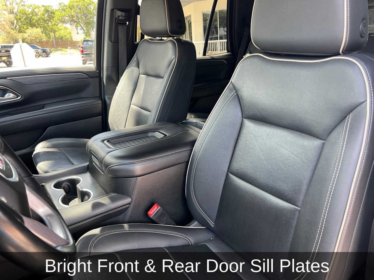 Used 2024 GMC Yukon SLT RWD image 10