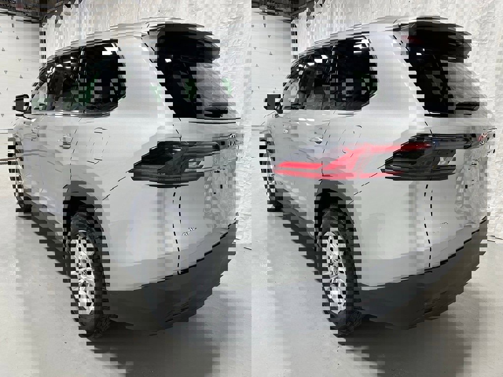 Used 2025 Toyota Grand Highlander AWD image 5