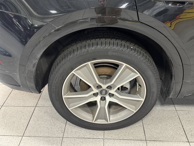Used 2025 Audi Q5 2.0T Premium w/ Convenience Plus Package AWD/4WD image 12