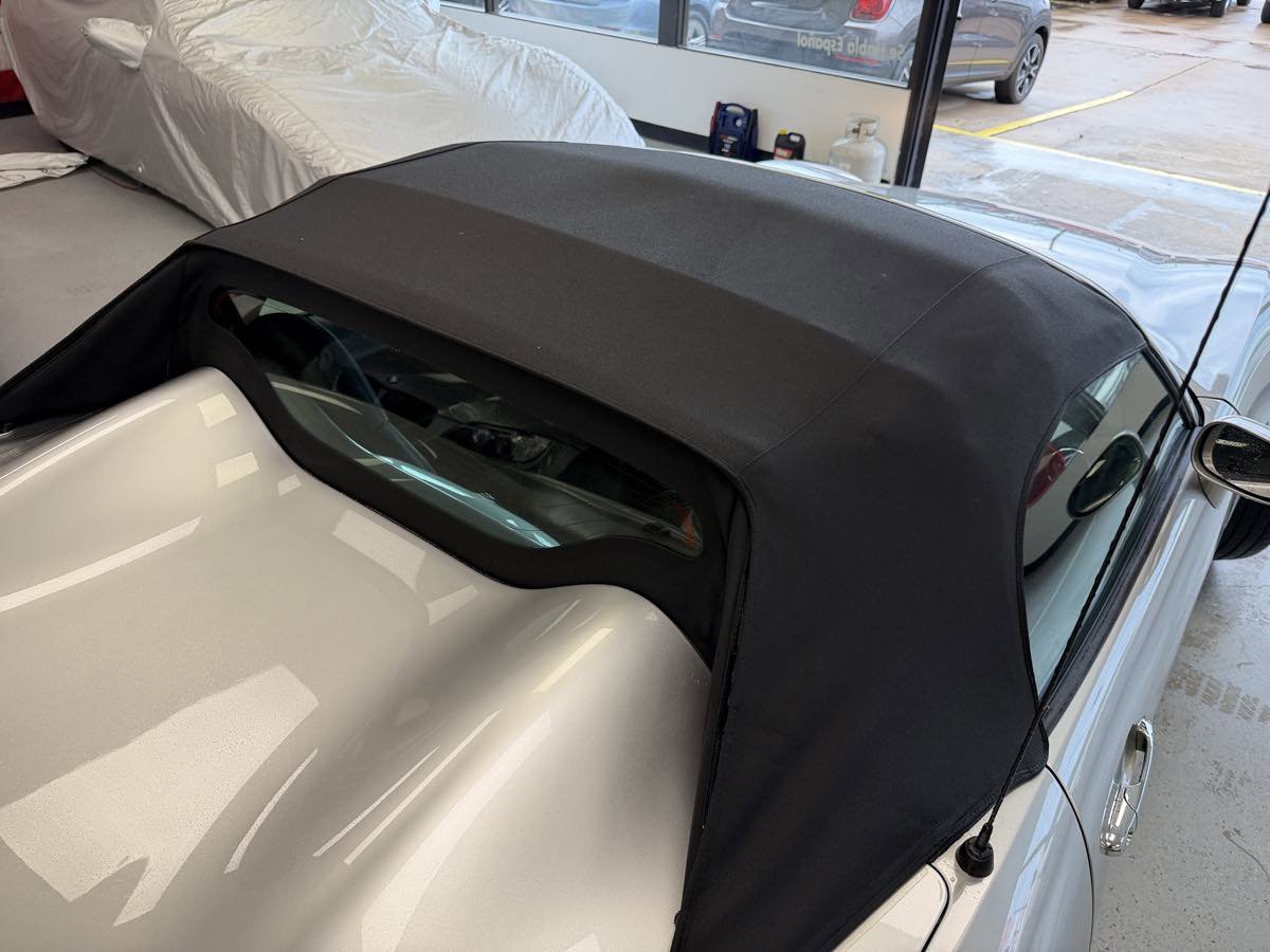 Used 2007 Pontiac Solstice GXP w/ Premium Package RWD image 16