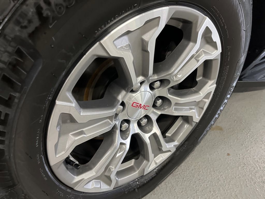 Used 2021 GMC Yukon XL SLE image 12