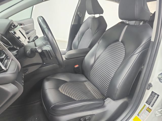 Used 2020 Toyota Camry SE FWD image 19