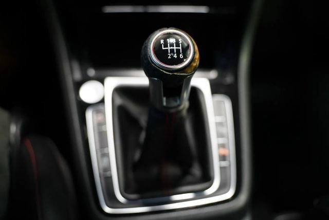 Used 2018 Volkswagen GTI Autobahn FWD image 23