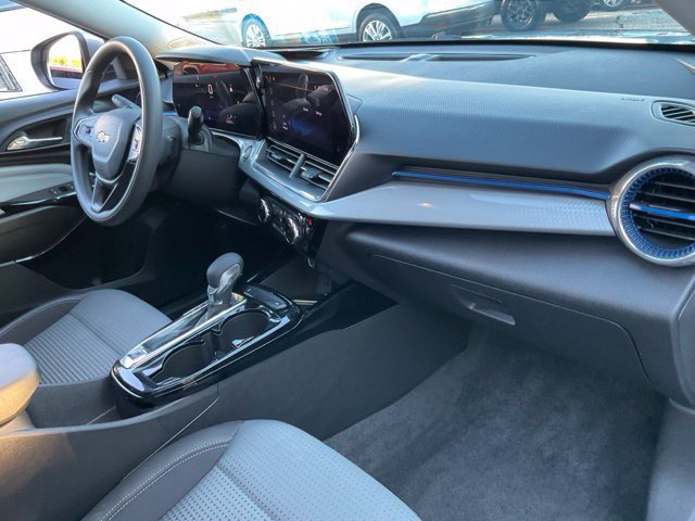 Used 2026 Chevrolet Trax LT FWD image 19