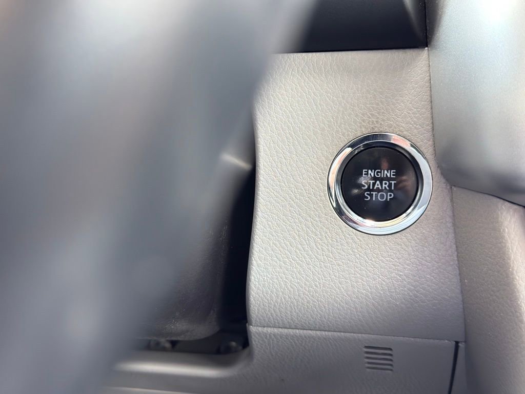 Used 2018 Toyota Highlander XLE image 21