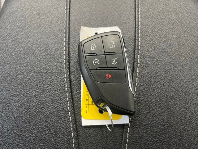 Used 2025 Chevrolet Traverse LT image 34