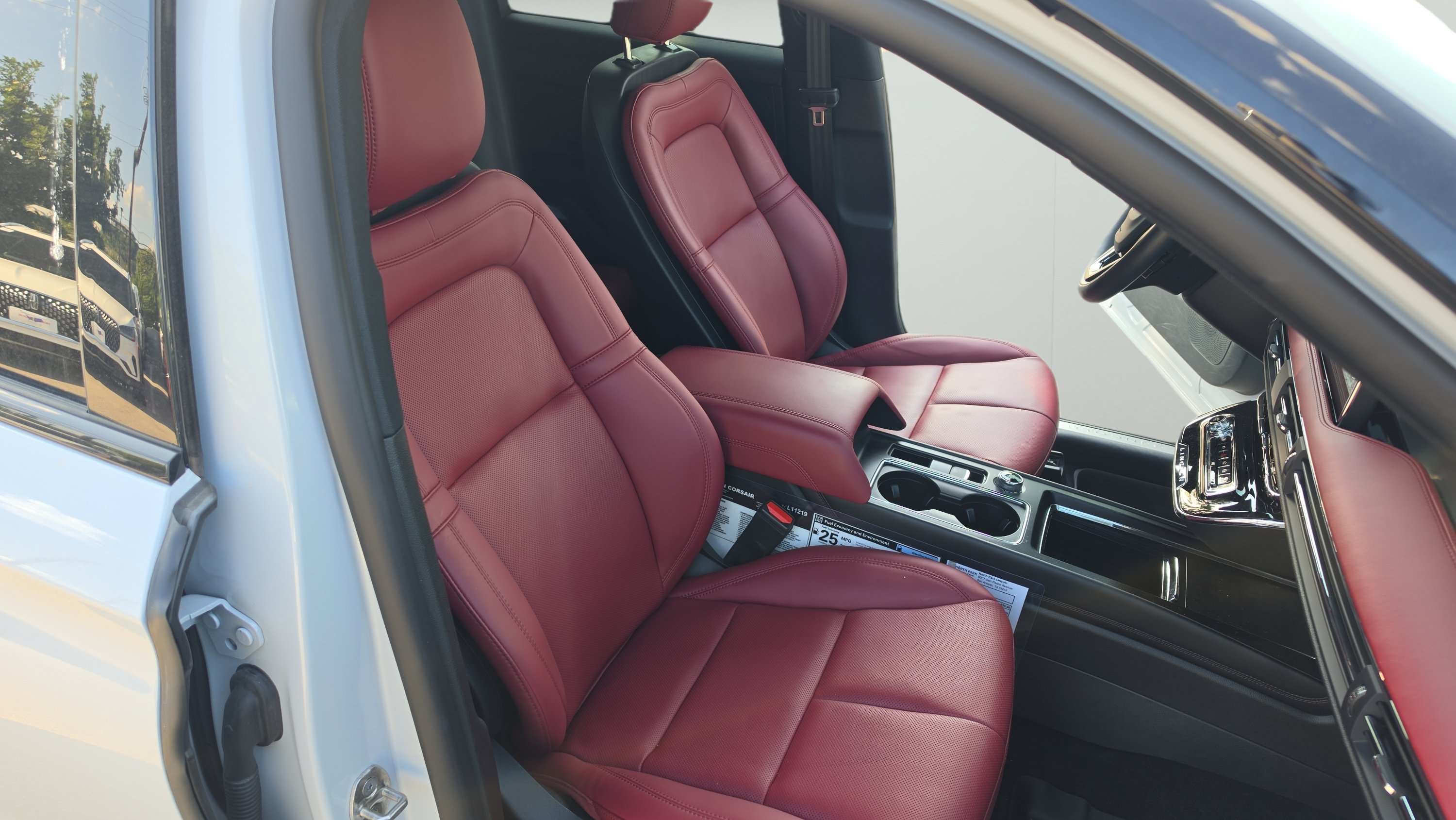 New 2026 Lincoln Corsair Reserve w/ Jet Appearance Package FWD image 23