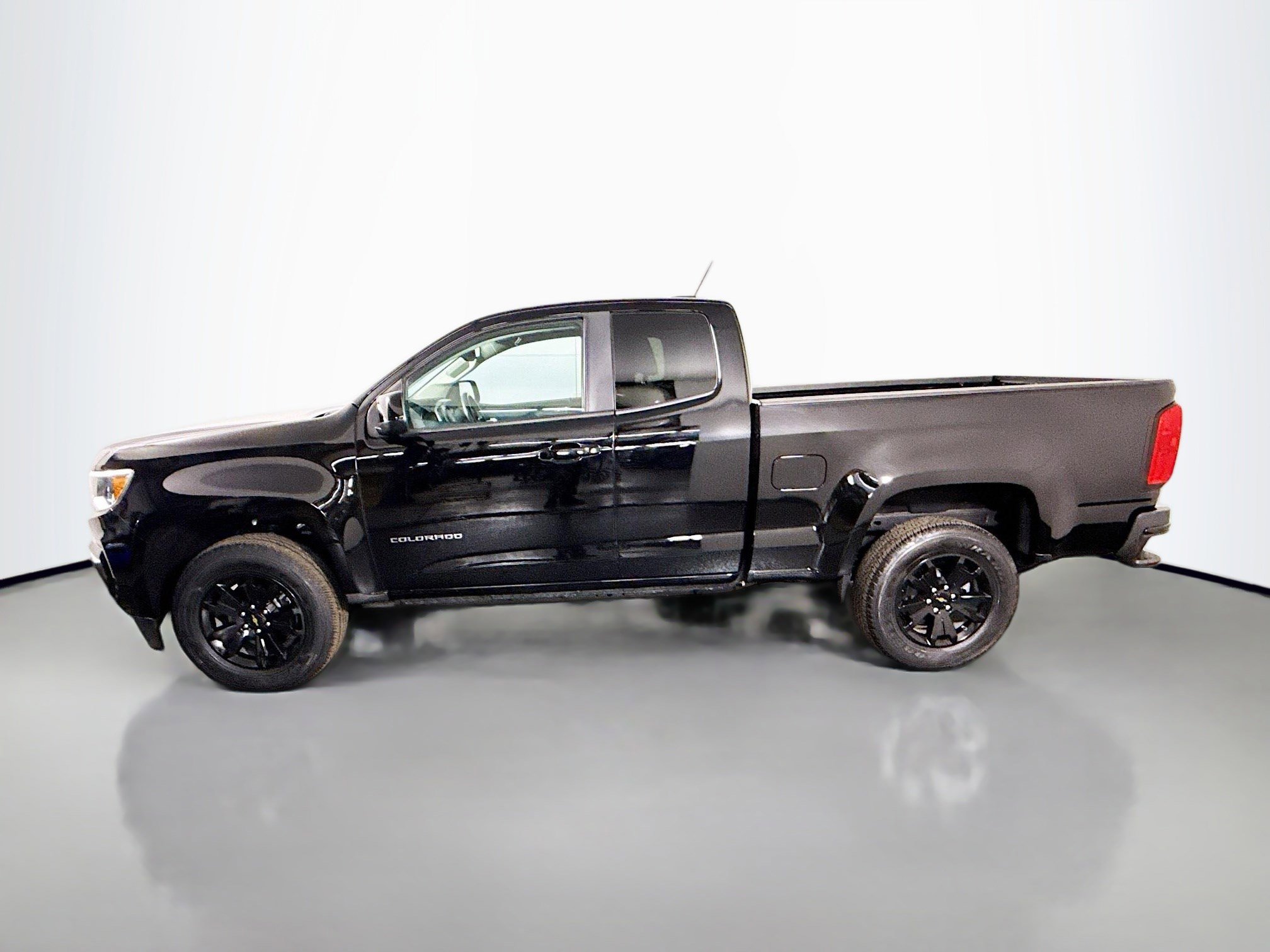 Used 2022 Chevrolet Colorado LT w/ Fleet Safety Package image 6