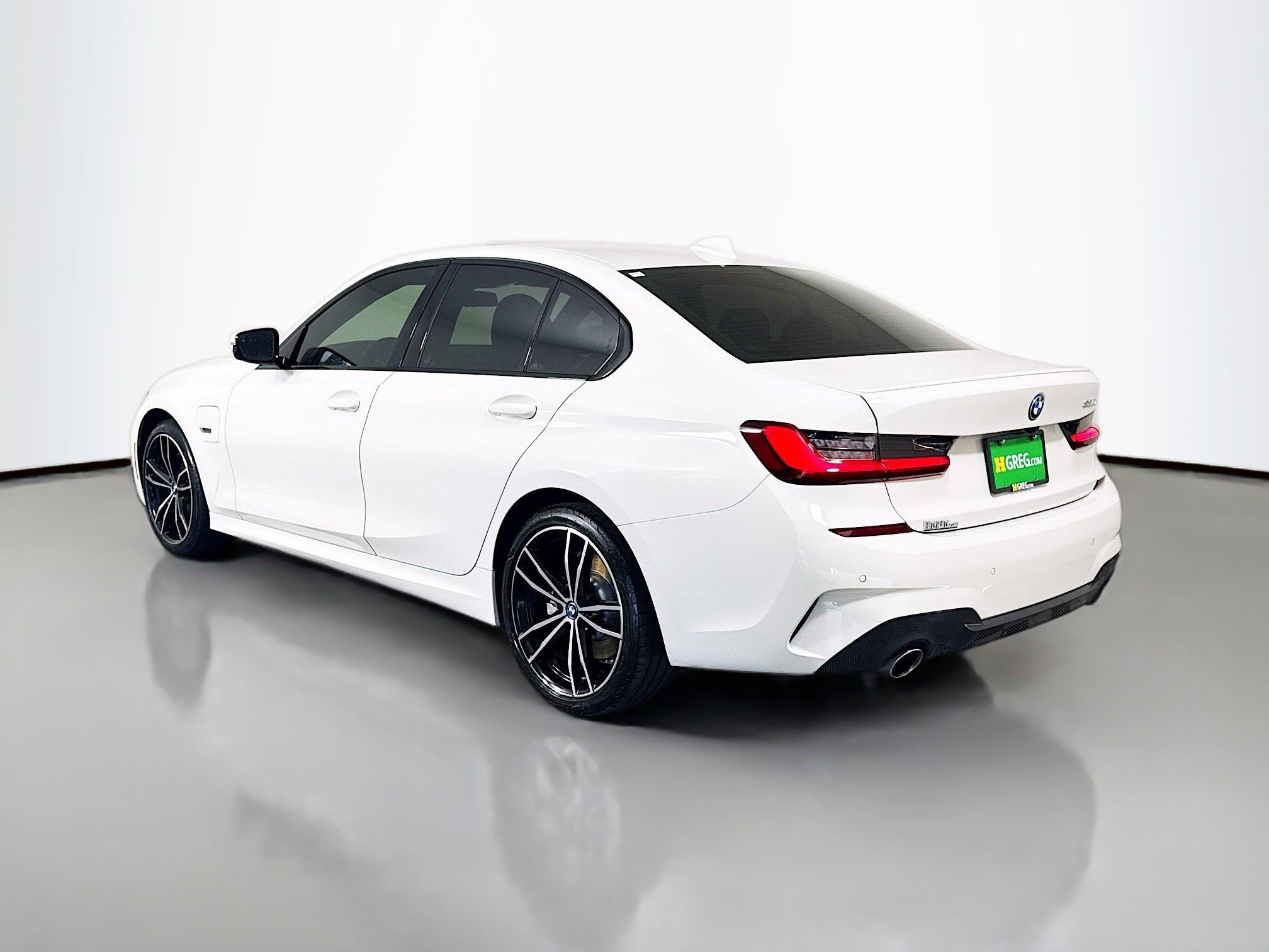 Used 2022 BMW 330e w/ M Sport Package image 7