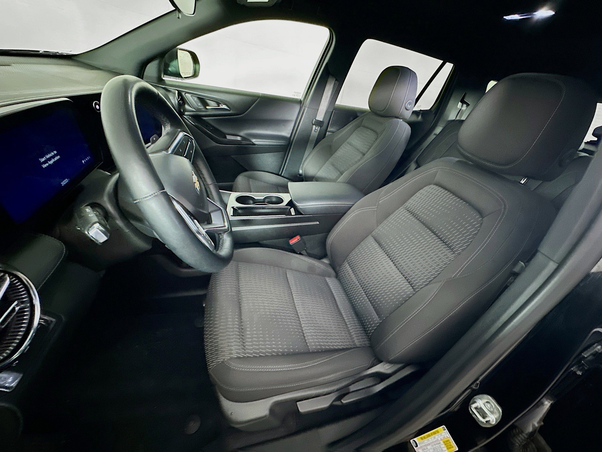 Used 2025 Chevrolet Equinox LT image 13