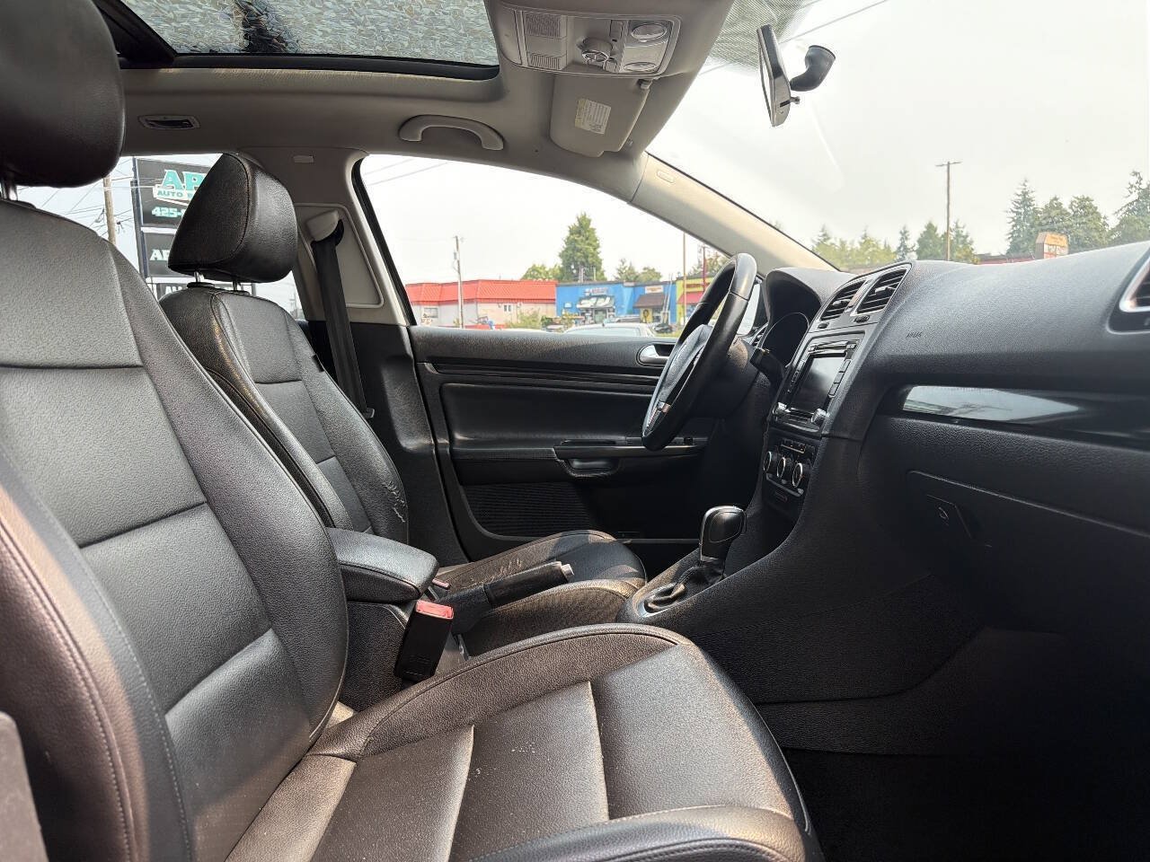 Used 2014 Volkswagen Jetta TDI FWD image 17
