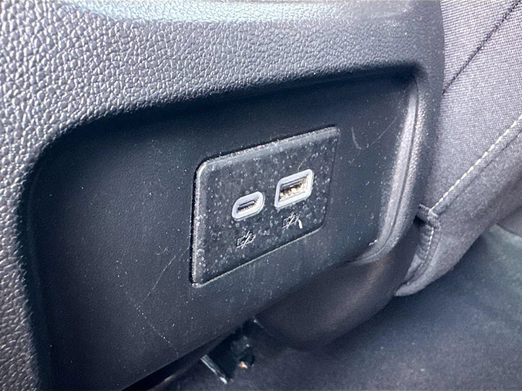 Used 2025 Chevrolet Blazer LT AWD/4WD image 32