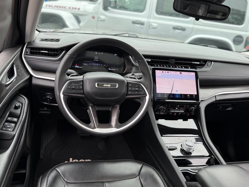 Used 2023 Jeep Grand Cherokee Limited AWD/4WD image 7