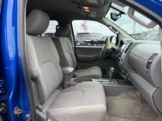 Used 2014 Nissan Frontier SV image 19