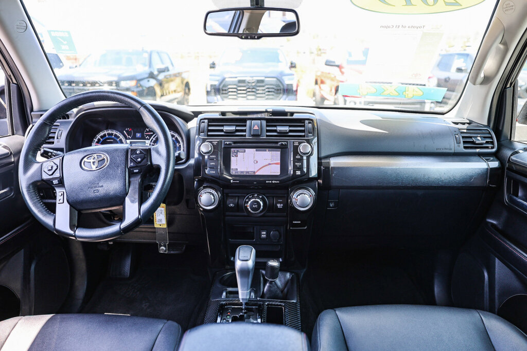 Used 2019 Toyota 4Runner TRD Off-Road Premium AWD/4WD image 2