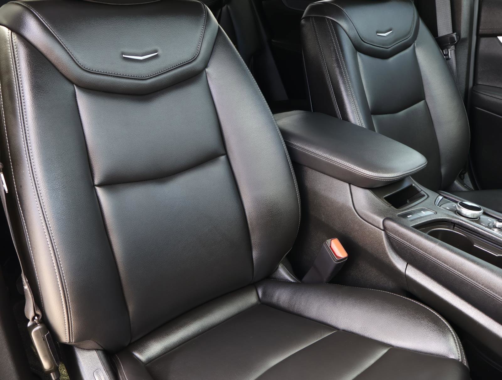 Certified 2024 Cadillac XT6 Luxury FWD image 22
